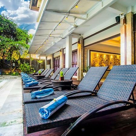 Kuta One Party Hotel Экстерьер фото
