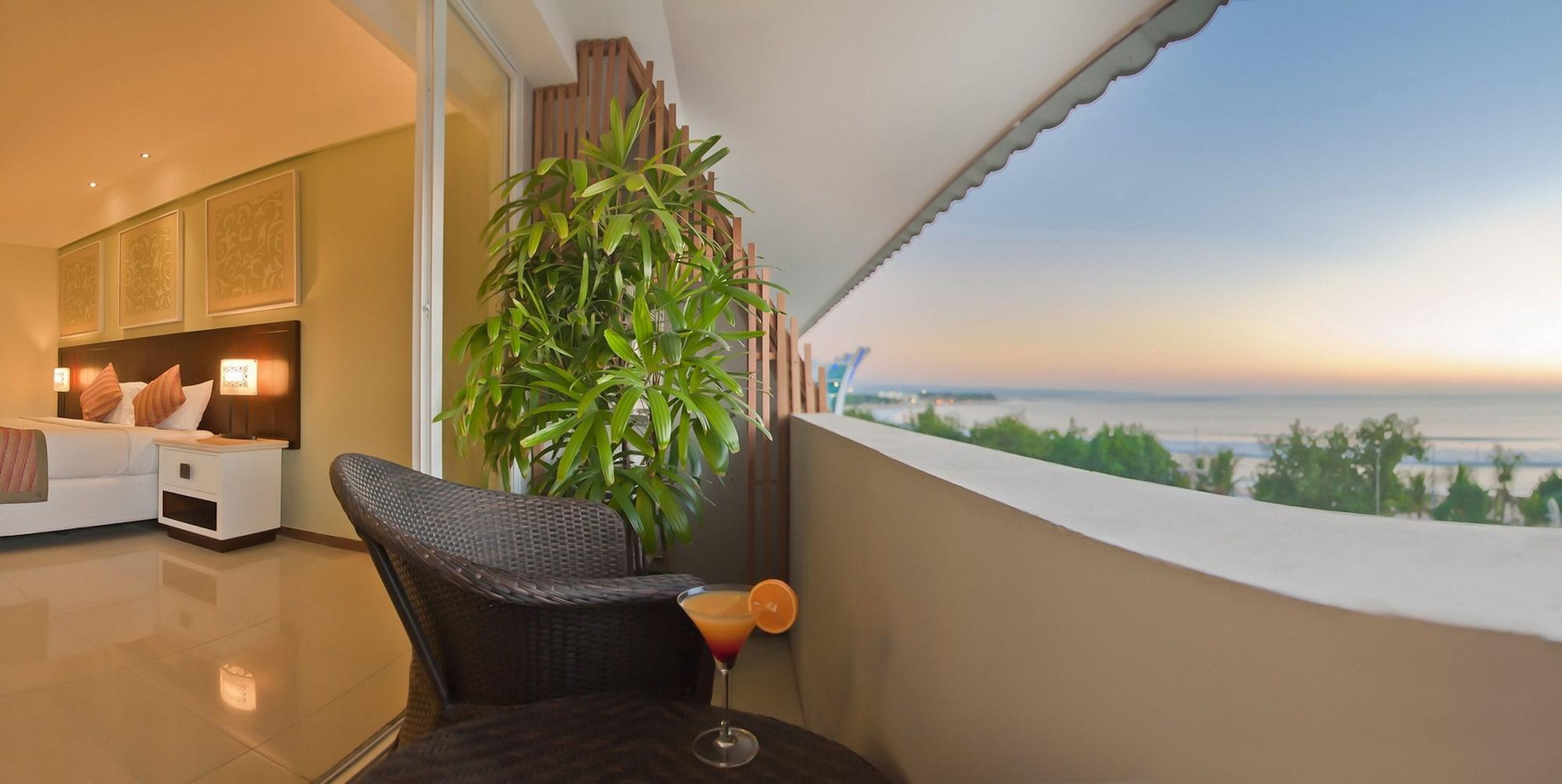 Kuta One Party Hotel Экстерьер фото