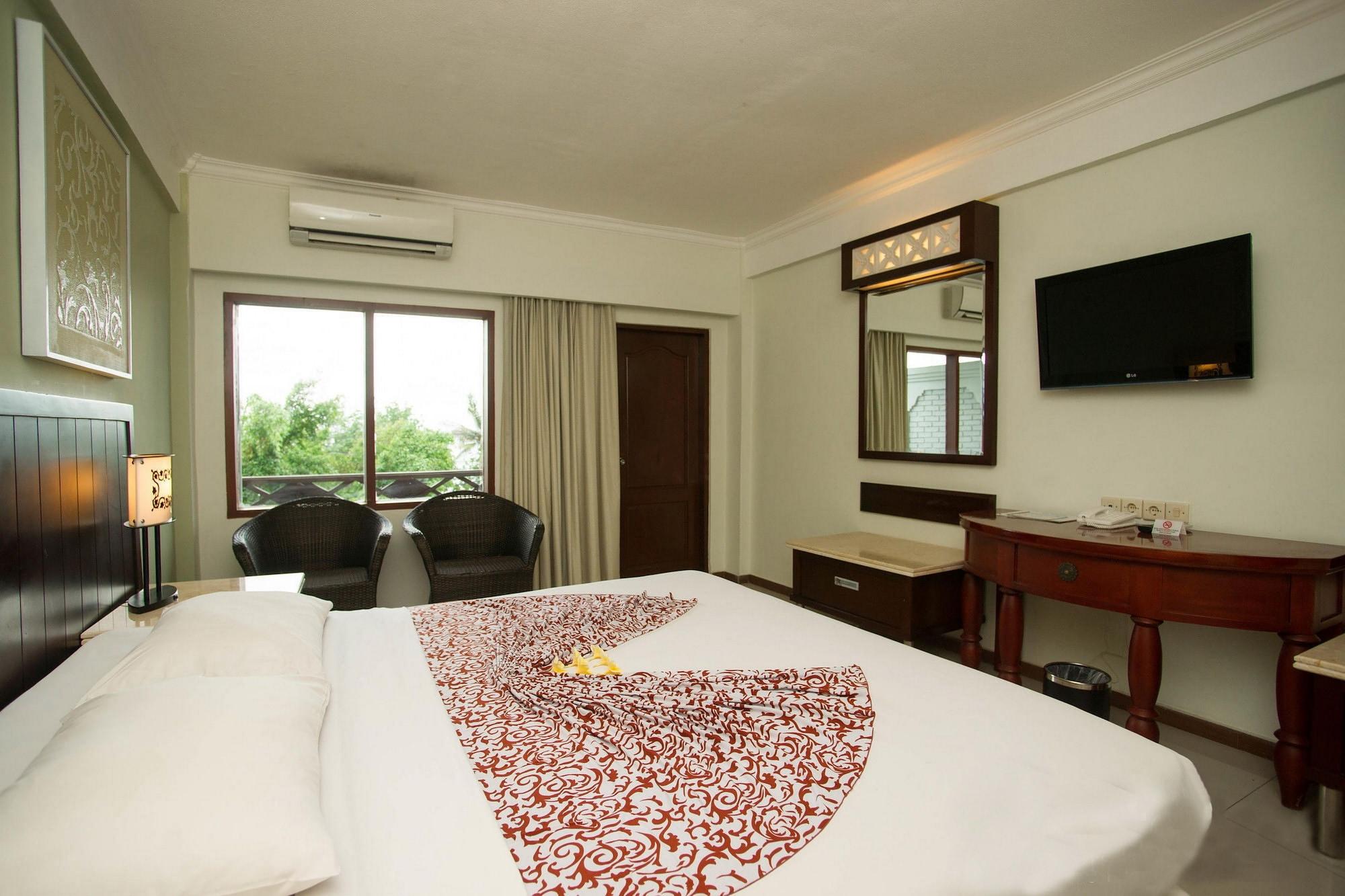 Kuta One Party Hotel Экстерьер фото