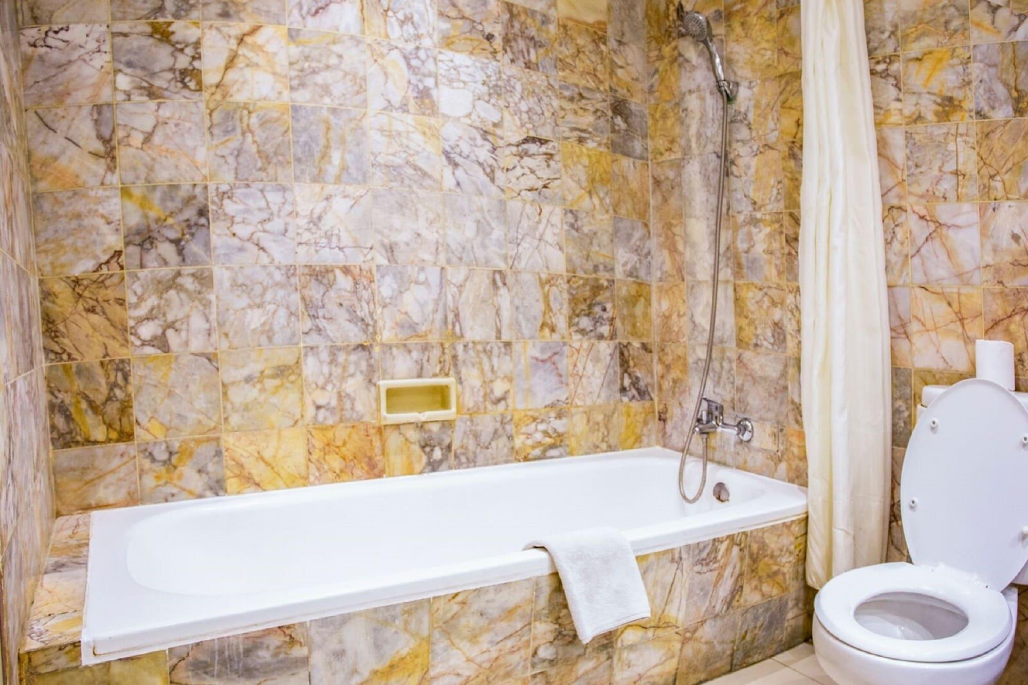 Kuta One Party Hotel Экстерьер фото