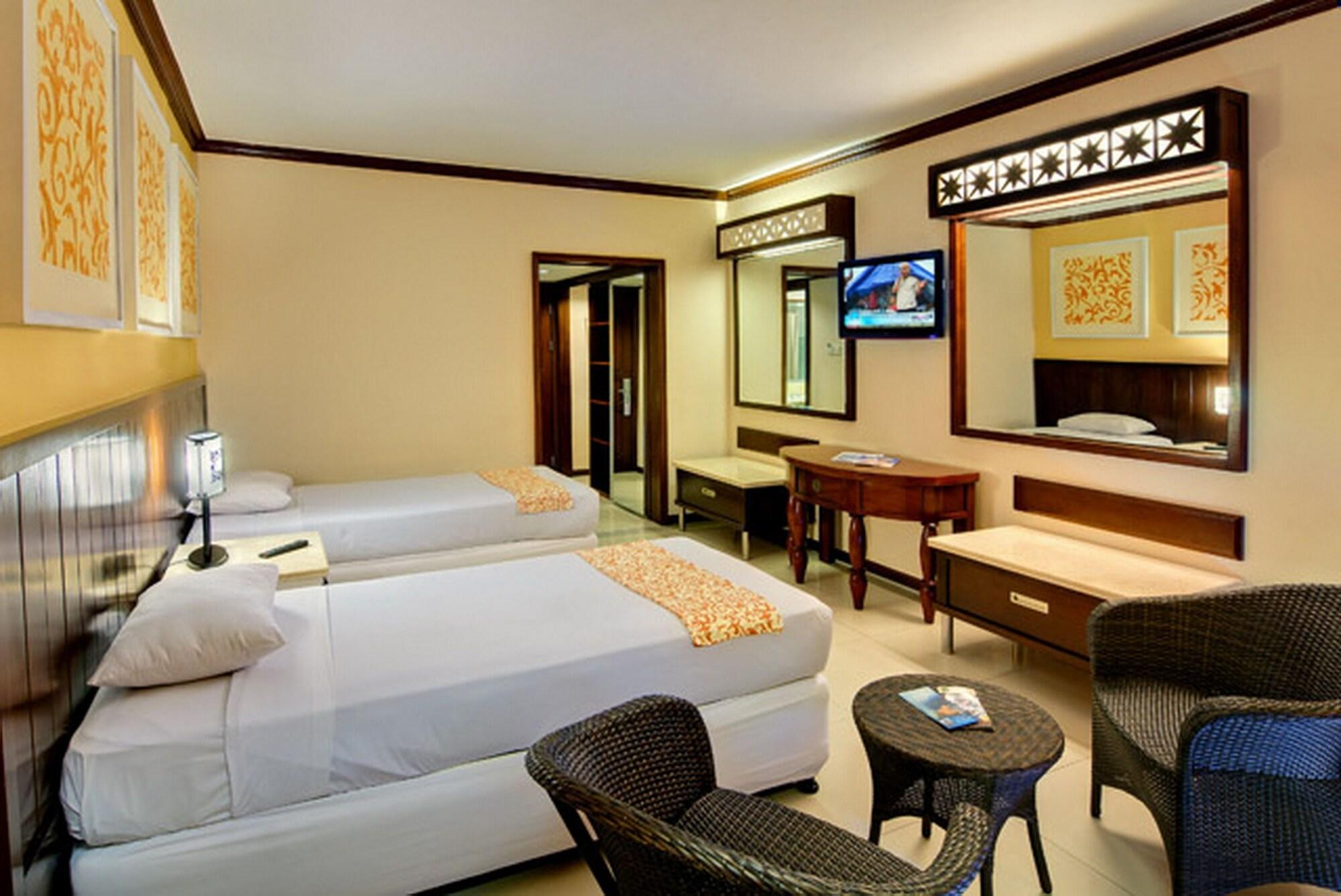 Kuta One Party Hotel Экстерьер фото