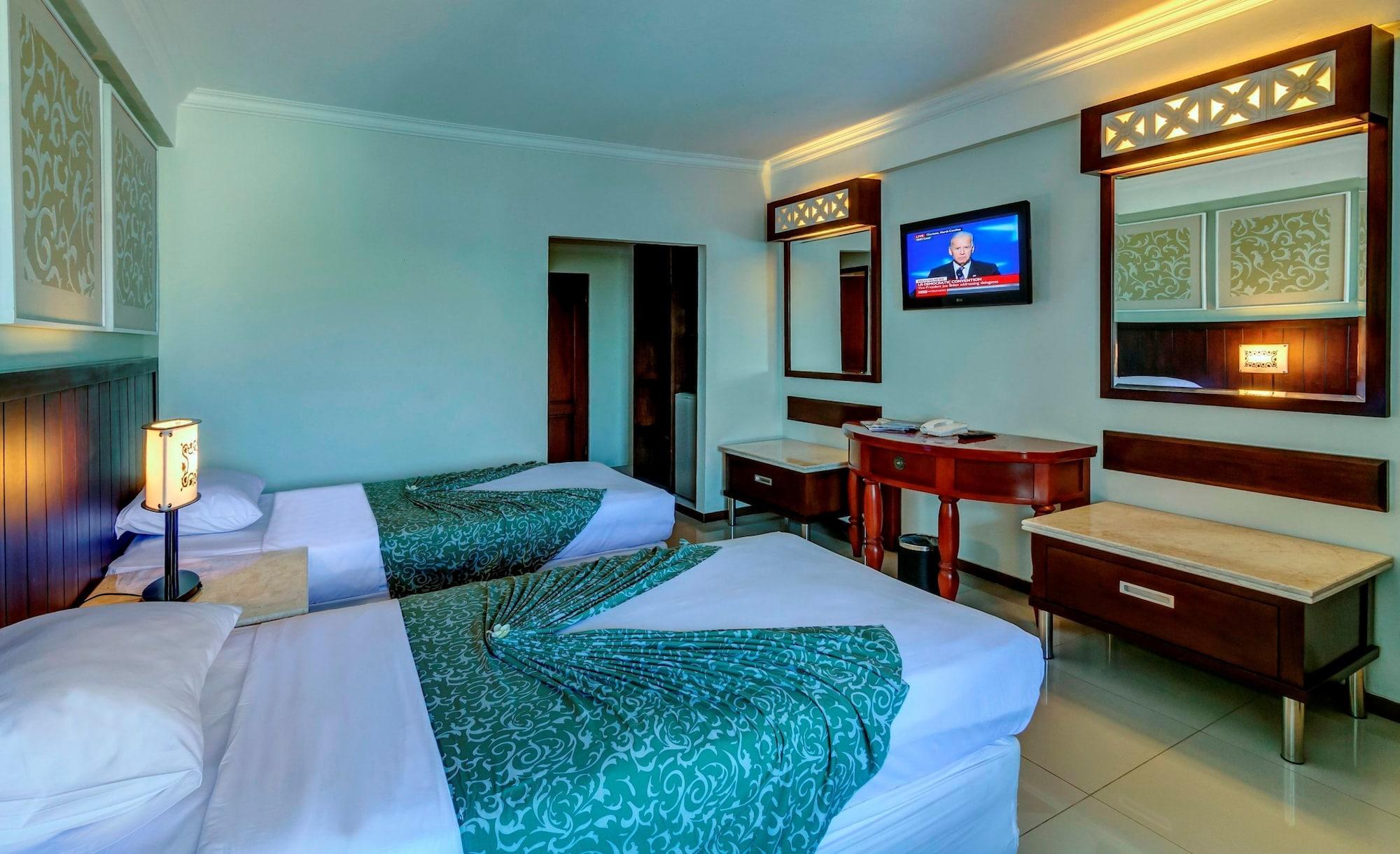 Kuta One Party Hotel Экстерьер фото