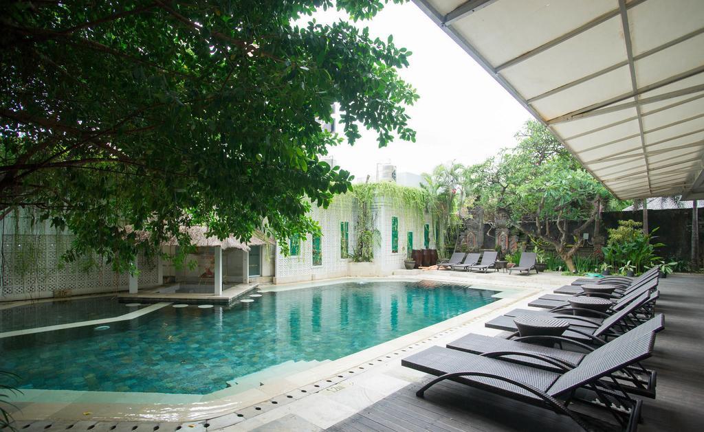 Kuta One Party Hotel Экстерьер фото