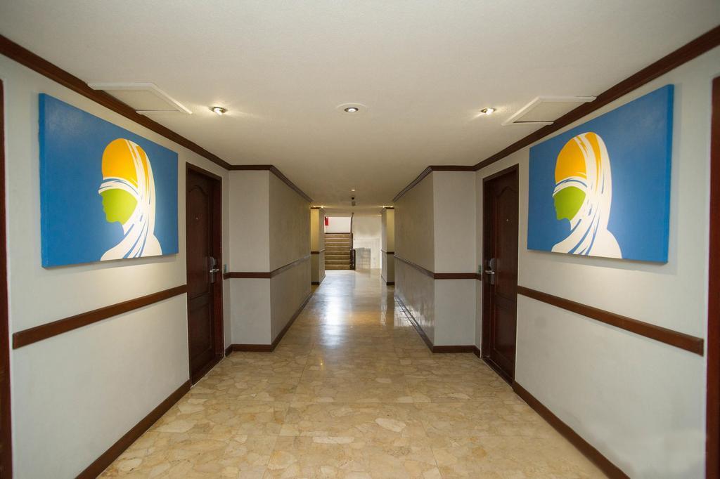 Kuta One Party Hotel Экстерьер фото