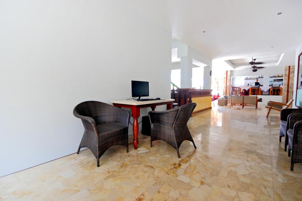 Kuta One Party Hotel Экстерьер фото