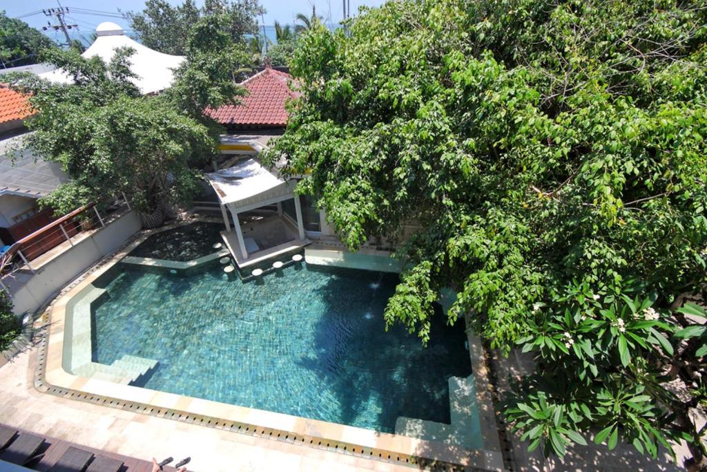 Kuta One Party Hotel Экстерьер фото