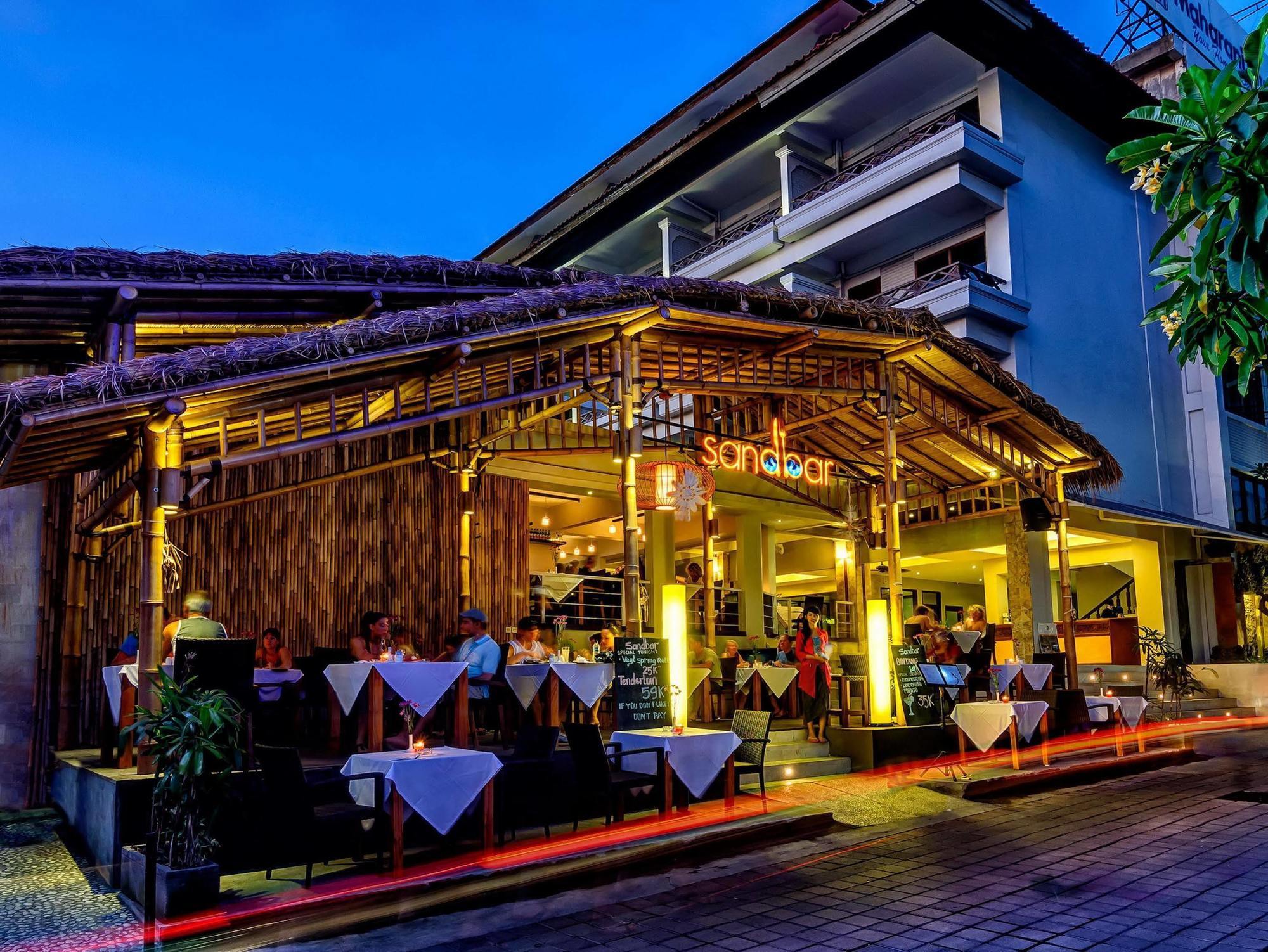 Kuta One Party Hotel Экстерьер фото