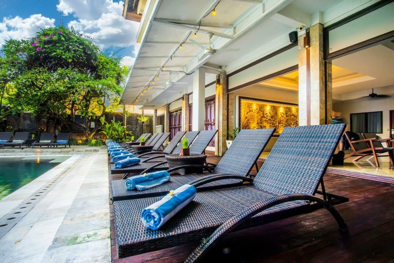 Kuta One Party Hotel Экстерьер фото