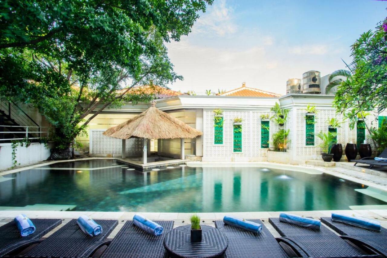 Kuta One Party Hotel Экстерьер фото